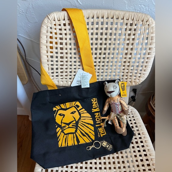 NWT Disney The Lion King Broadway Musical Tote Bag, Nala Plush Doll, Keychain - Picture 6 of 7